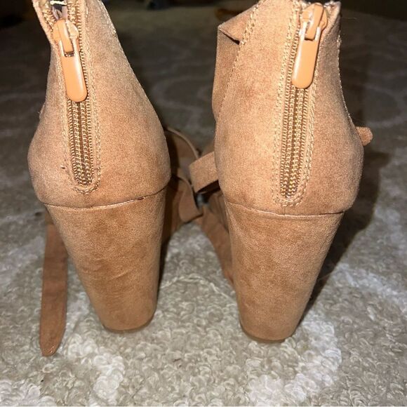 Torrid sandals size 9 WW - Picture 4 of 6